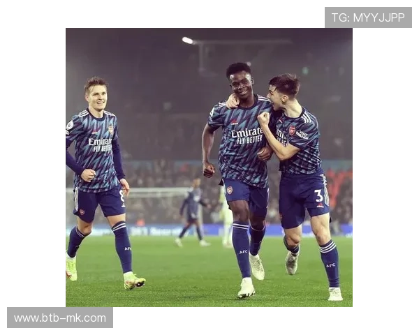 阿森纳4-0大胜利兹联，结束联赛三轮不胜先赛领跑7分